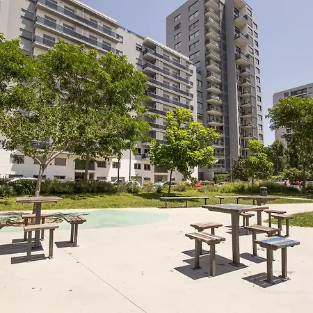 Spacious In Apartment *